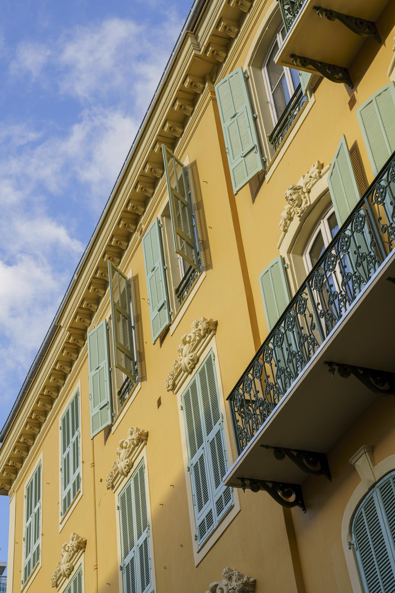 Façade