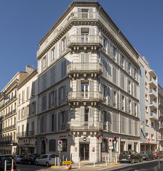 Le Consul avant